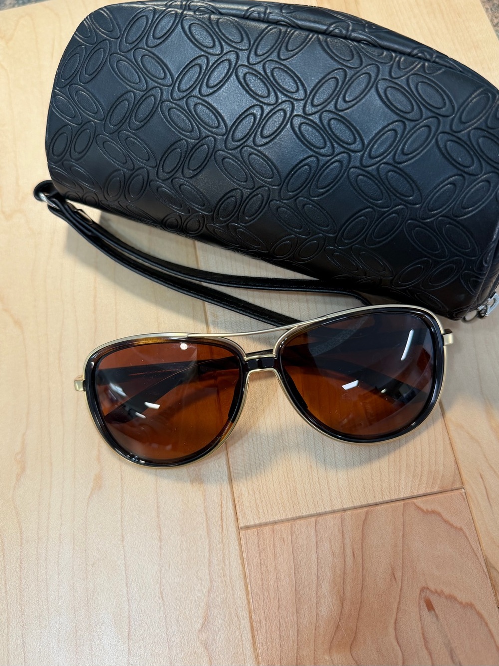 Classic Oakley Black/Gold Frame Brown Lens Women’s Sunglasses with Case